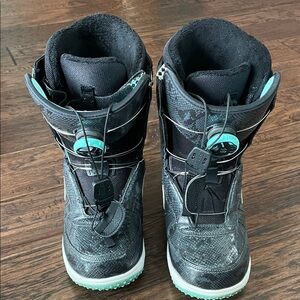 Nike SB ZF1 X BOA women’s snowboard boots size 7.5 EUC